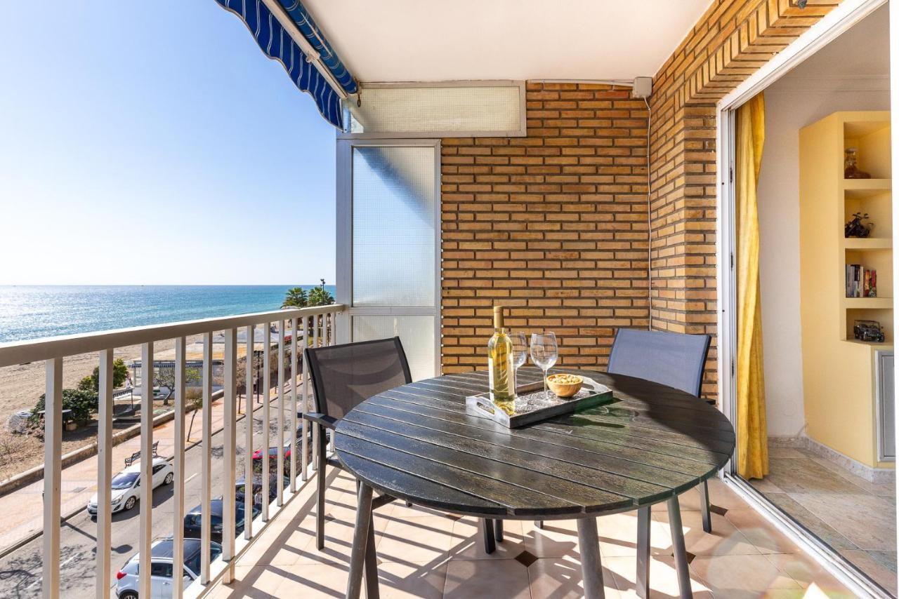 Maritimo Fuengirola - Beach Apartment First Line Екстер'єр фото