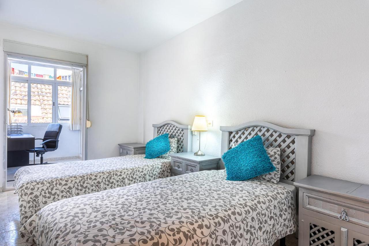 Maritimo Fuengirola - Beach Apartment First Line Екстер'єр фото