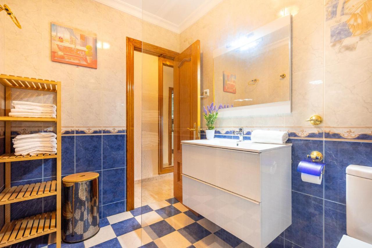 Maritimo Fuengirola - Beach Apartment First Line Екстер'єр фото