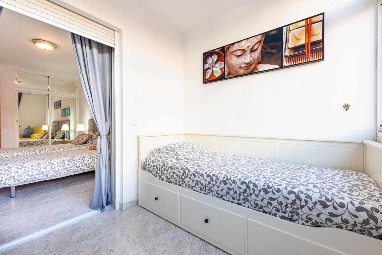 Maritimo Fuengirola - Beach Apartment First Line Екстер'єр фото